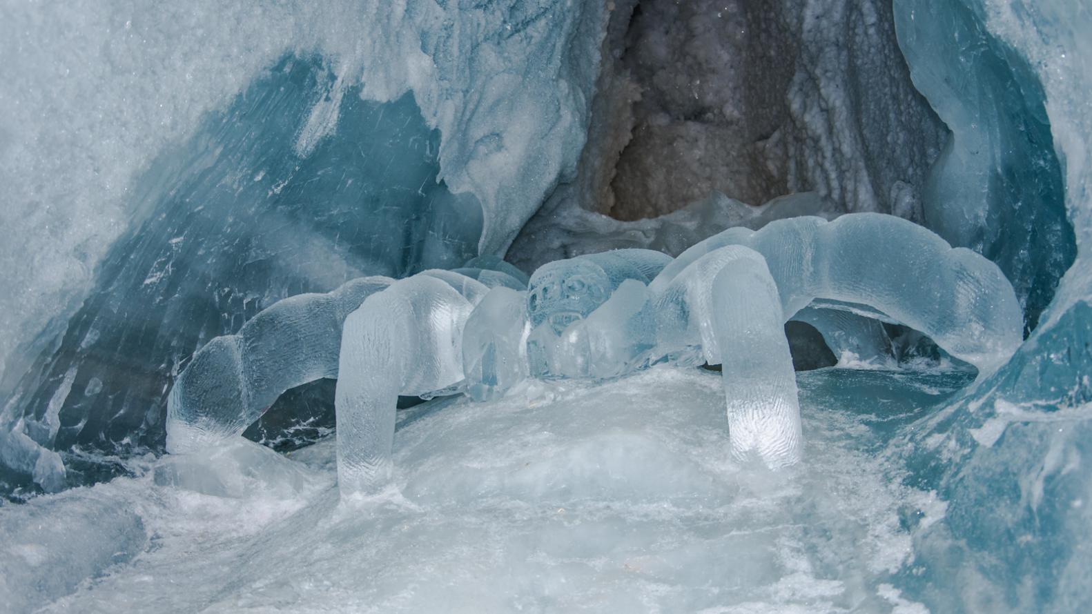eisgrotte